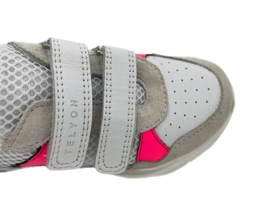 Sneaker in fuxia